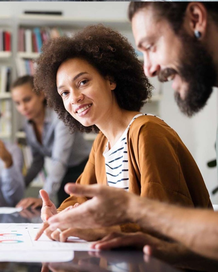 Man and woman discussing ecommerce and edi project