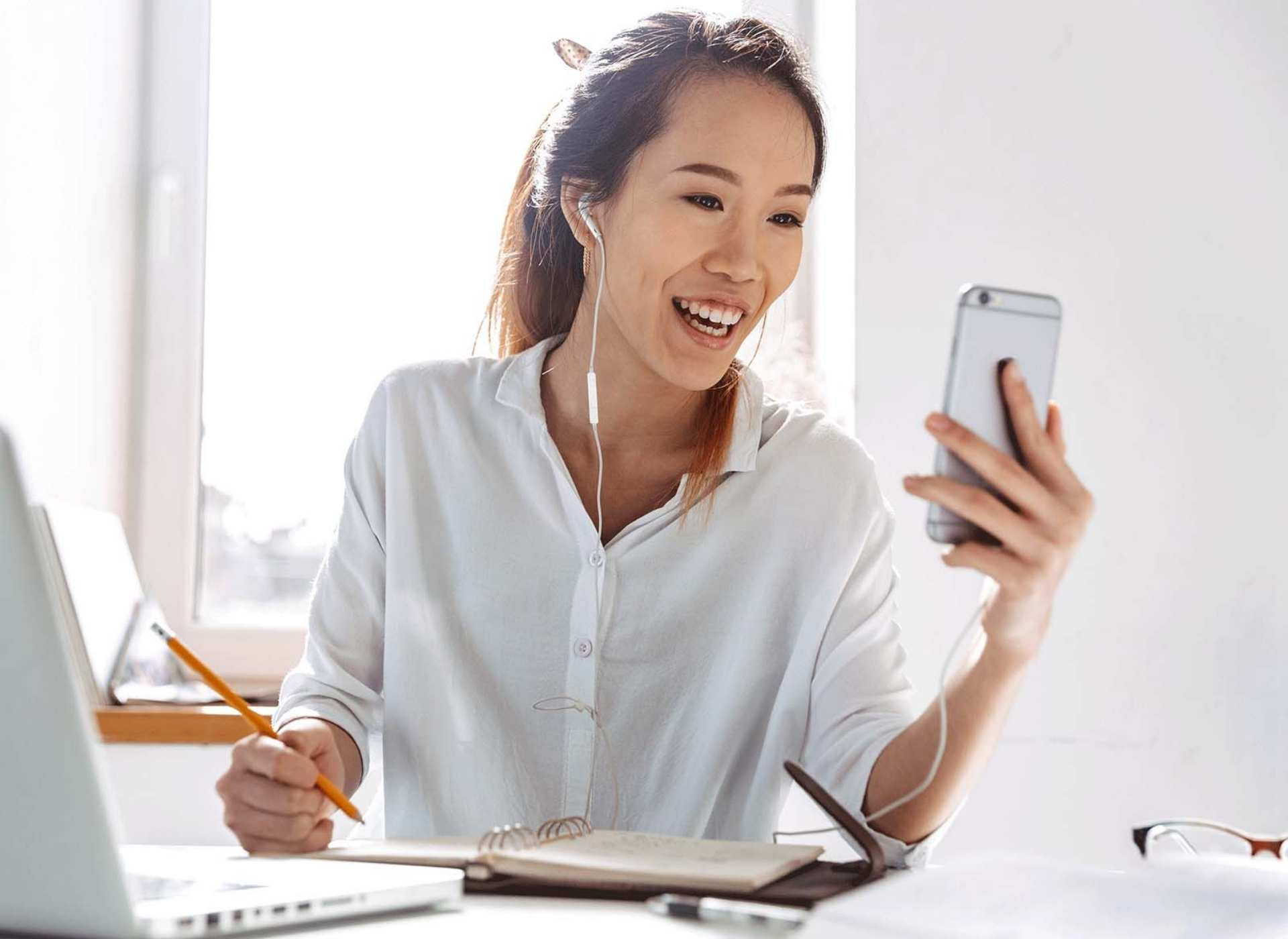 Buyers expect the same speed and ease in B2B webstores that B2C e-commerce stored offer