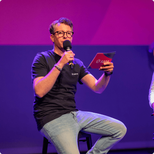 Arno Presenting