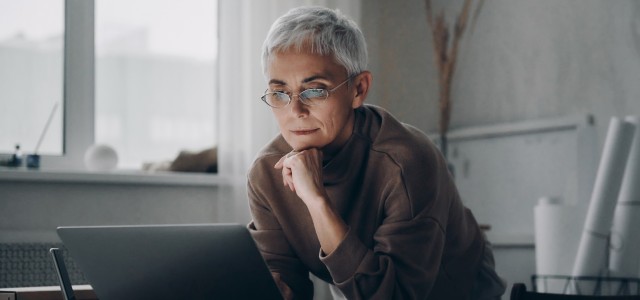 woman-online-adoption-sana-commerce