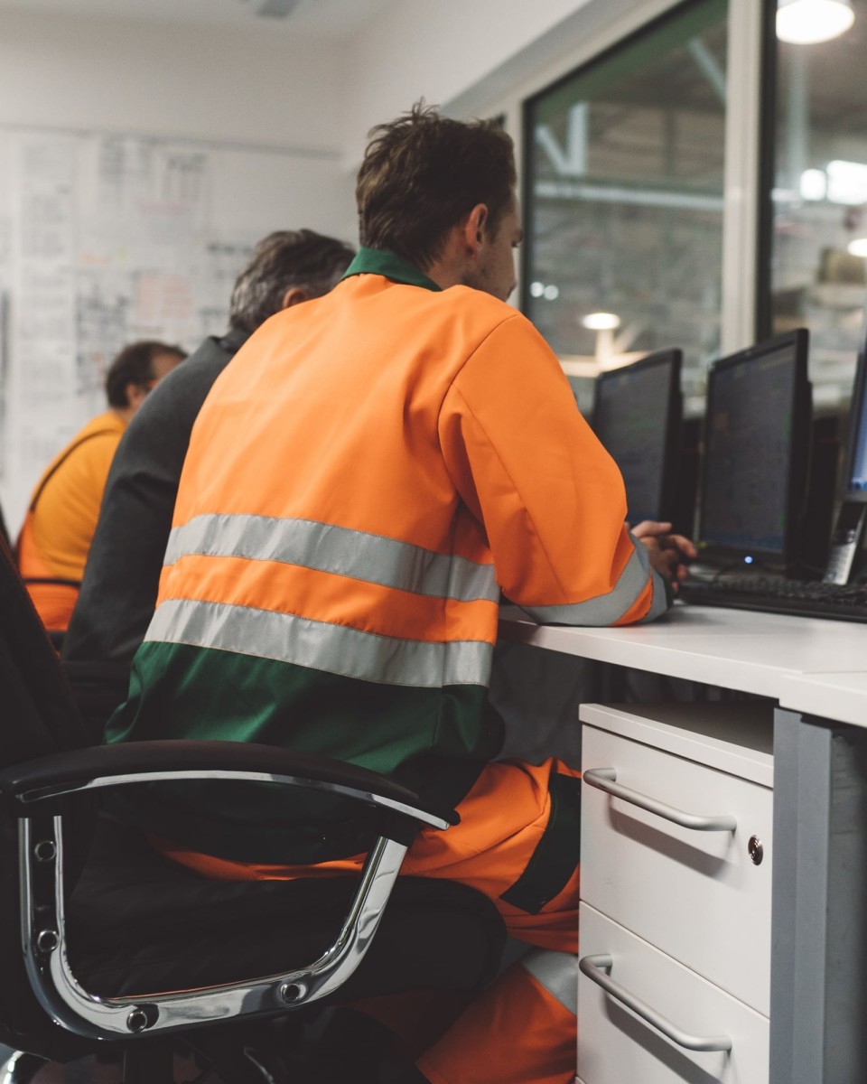 B2B Aftermarket portal manufacturing machinery banner