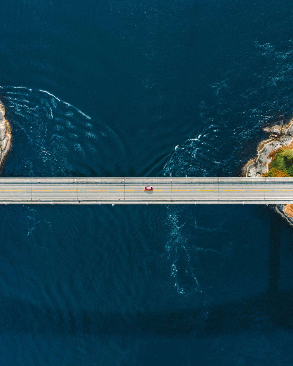 Manufacturing machinery automobile passing bridge
