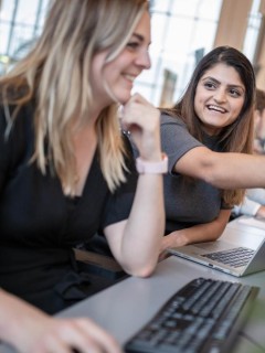 8 examples of B2B e-commerce best practices