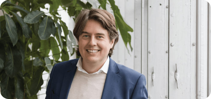 Speak to Laurens van Hien-min