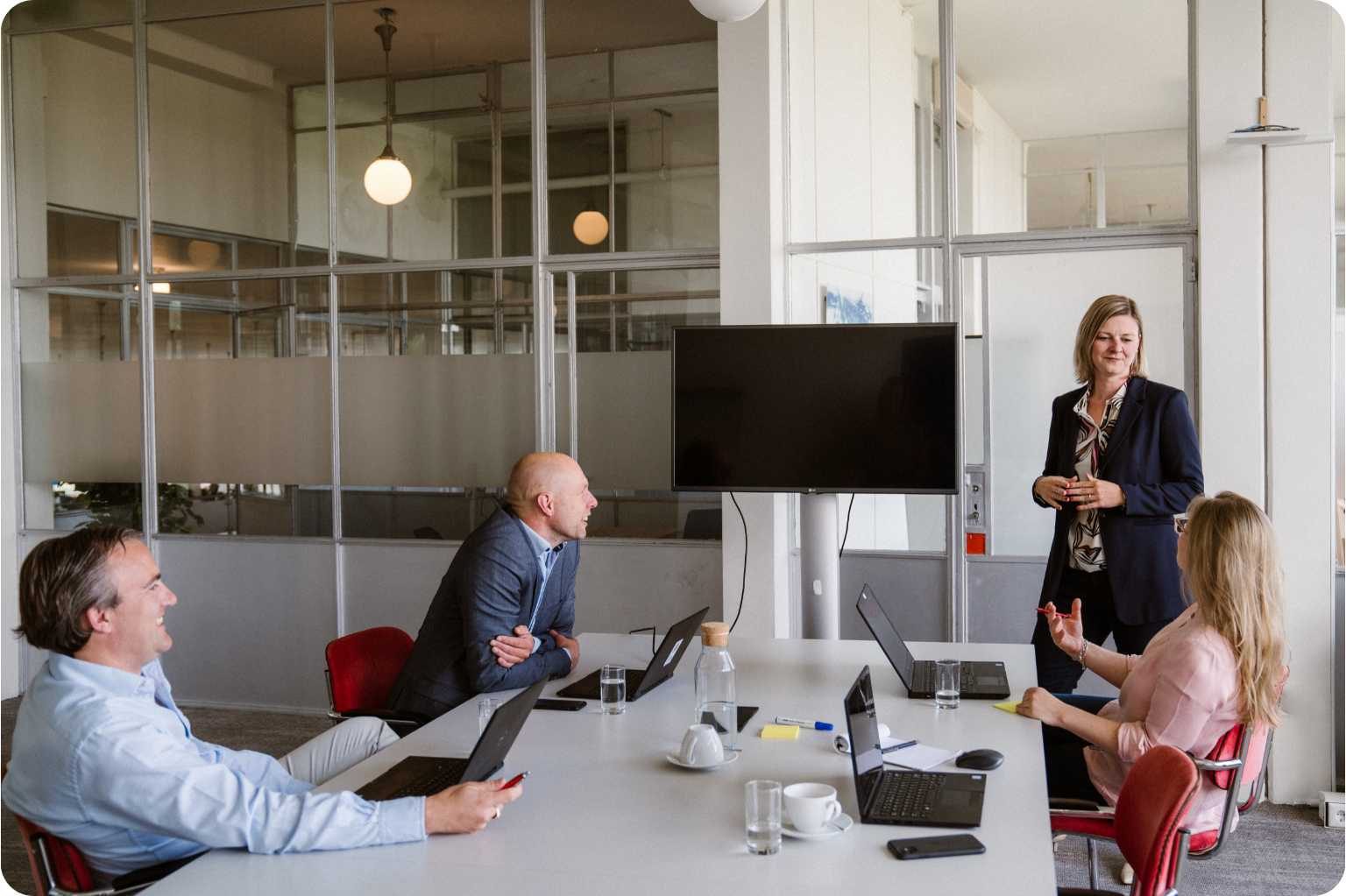 Boardroom presentation - rounded
