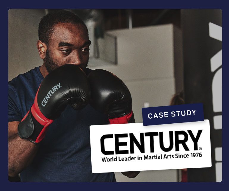 Boxende man van Century Martial Arts